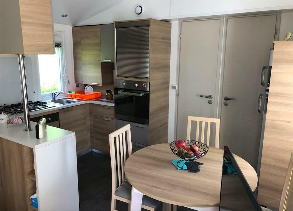 Mobil Home Proche Du Plan D'Eau D'إمبرون المظهر الخارجي الصورة